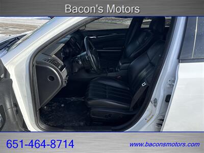 2020 Chrysler 300 Series S   - Photo 11 - Forest Lake, MN 55025