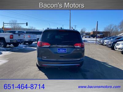 2017 Chrysler Pacifica Touring Plus   - Photo 6 - Forest Lake, MN 55025