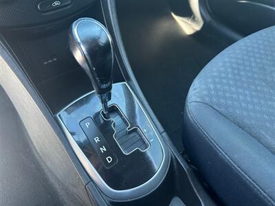 2013 Hyundai ACCENT SE  Hatch Back - Photo 12 - Mesa, AZ 85201