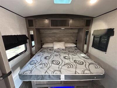 2022 Keystone Sunset Trail SUNSET SUPERLITE   - Photo 9 - Mesa, AZ 85201