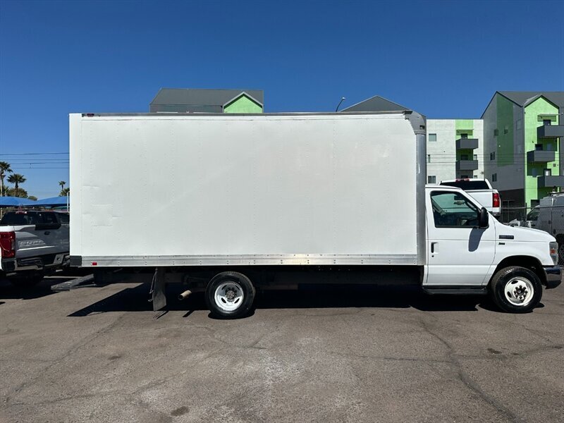 2015 Ford E-350 SD  17' Box