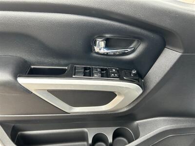 2017 Nissan Titan SV  Crew Cab - Photo 22 - Mesa, AZ 85201