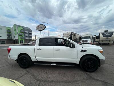 2017 Nissan Titan SV  Crew Cab - Photo 4 - Mesa, AZ 85201