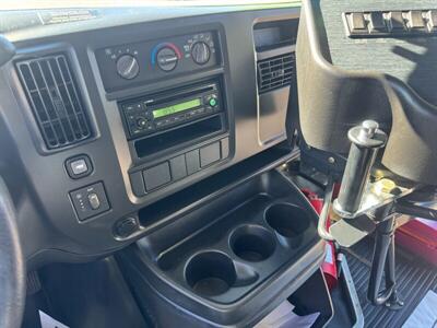 2004 Chevrolet Express Cutaway 3500 PASSENGER BUS - LOW MILES - Photo 11 - Prescott, AZ 86301