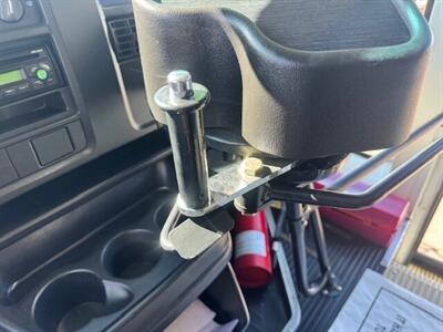 2004 Chevrolet Express Cutaway 3500 PASSENGER BUS - LOW MILES - Photo 14 - Prescott, AZ 86301