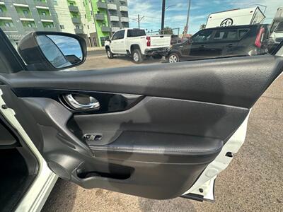 2017 Nissan Rogue Sport SV   - Photo 14 - Mesa, AZ 85201