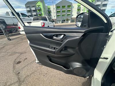 2017 Nissan Rogue Sport SV   - Photo 8 - Mesa, AZ 85201