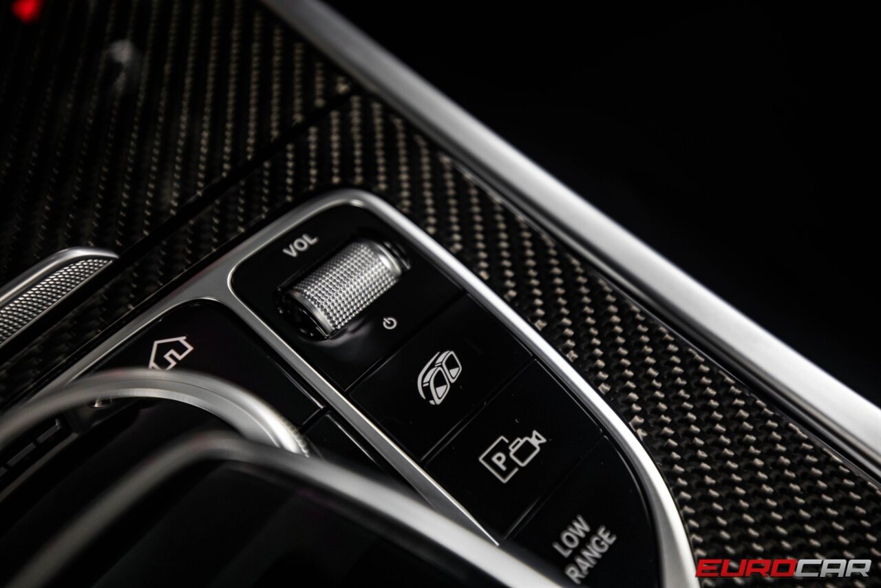 2024 Mercedes-Benz AMG G 63  *EXCLUSIVE INTERIOR PACKAGE PLUS * AMG CARBON FIBER* - Photo 21 - Costa Mesa, CA 92626