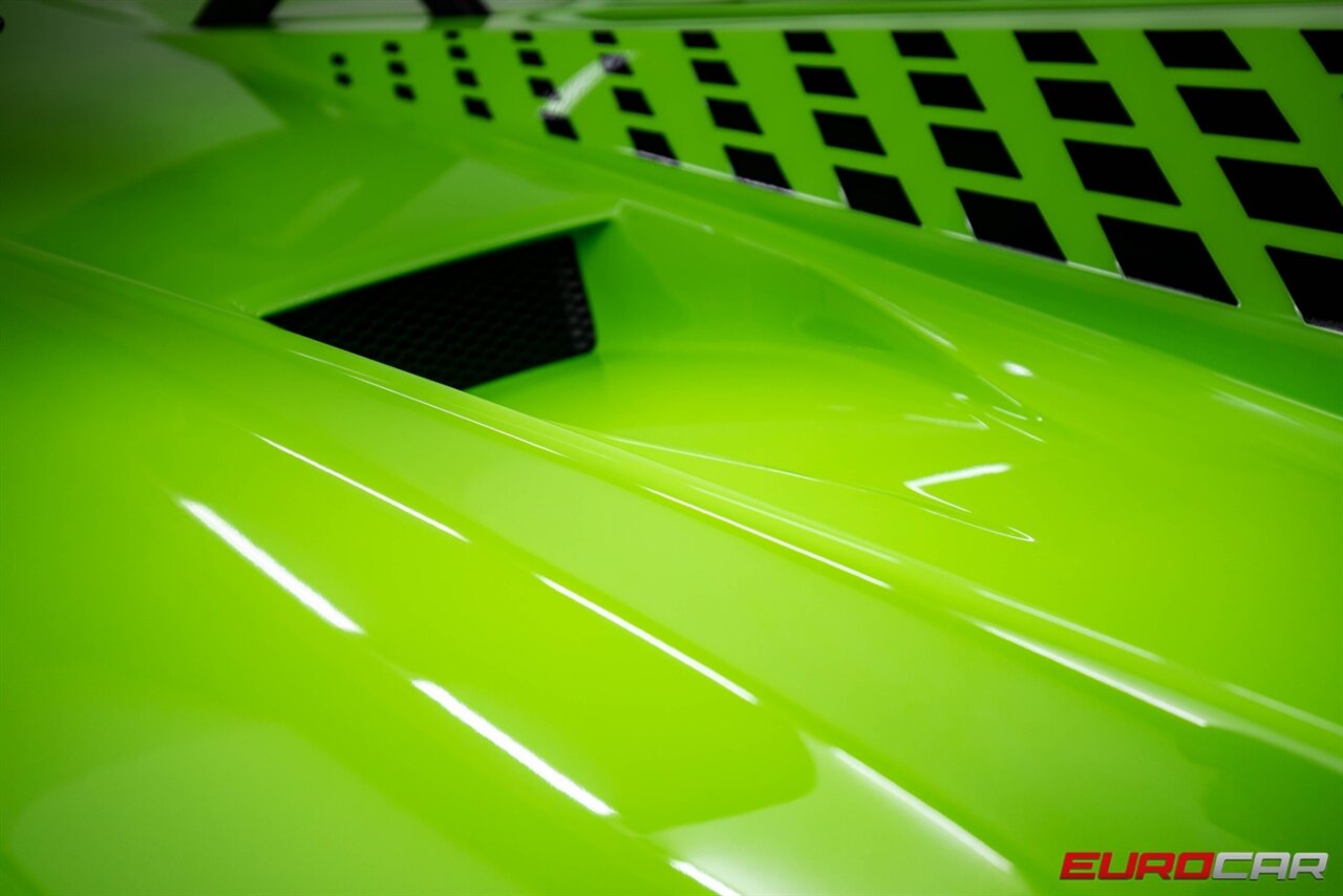 2022 Lamborghini Huracan STO  *HUGE CARBON OPTIONS * REAR WING* - Photo 26 - Costa Mesa, CA 92626