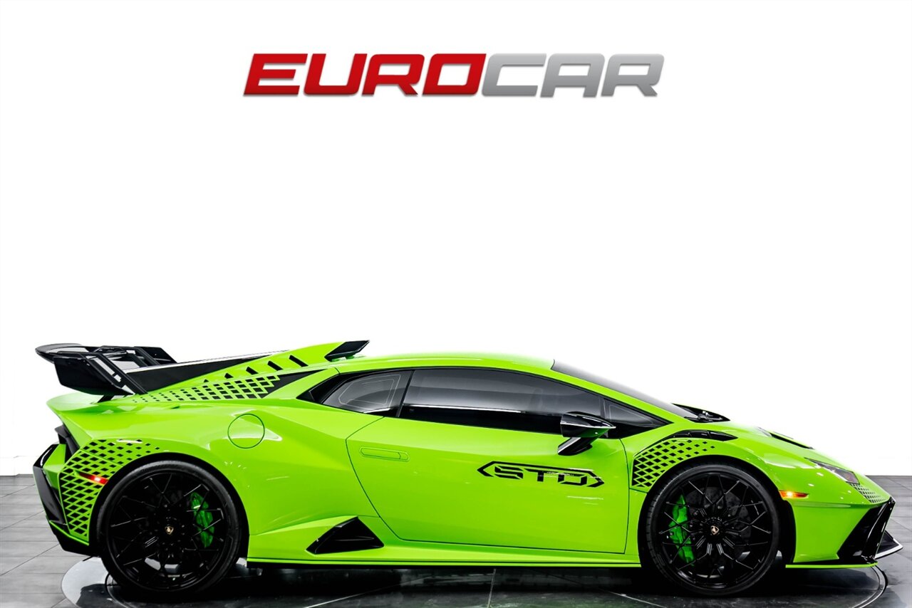 2022 Lamborghini Huracan STO  *HUGE CARBON OPTIONS * REAR WING* - Photo 6 - Costa Mesa, CA 92626