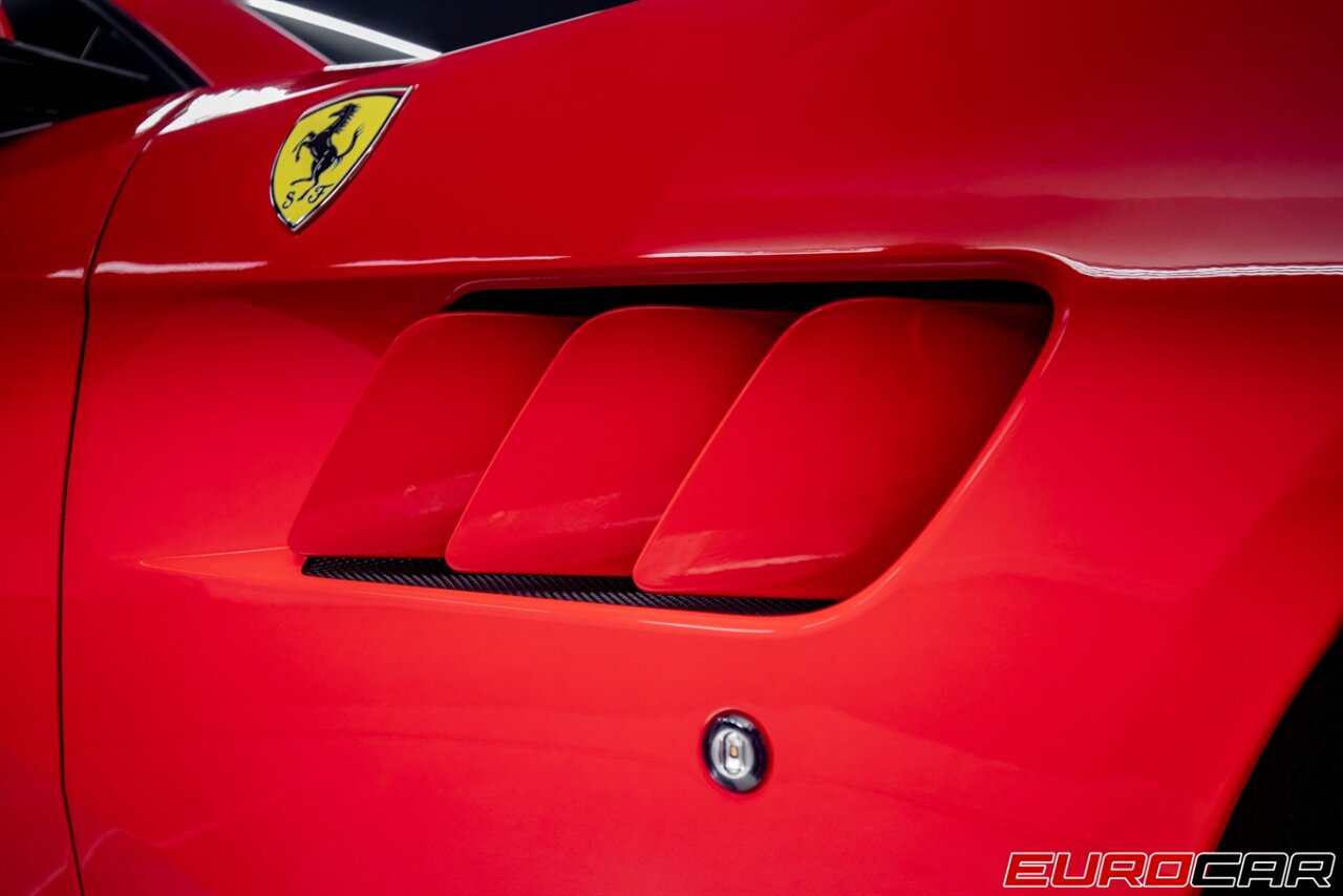 2019 Ferrari GTC4Lusso  *CARBON FIBER STEERING WHEEL * IMMACULATE CONDITION* - Photo 32 - Costa Mesa, CA 92626