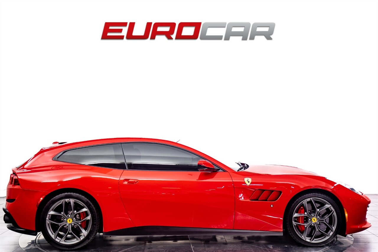 2019 Ferrari GTC4Lusso  *CARBON FIBER STEERING WHEEL * IMMACULATE CONDITION* - Photo 6 - Costa Mesa, CA 92626