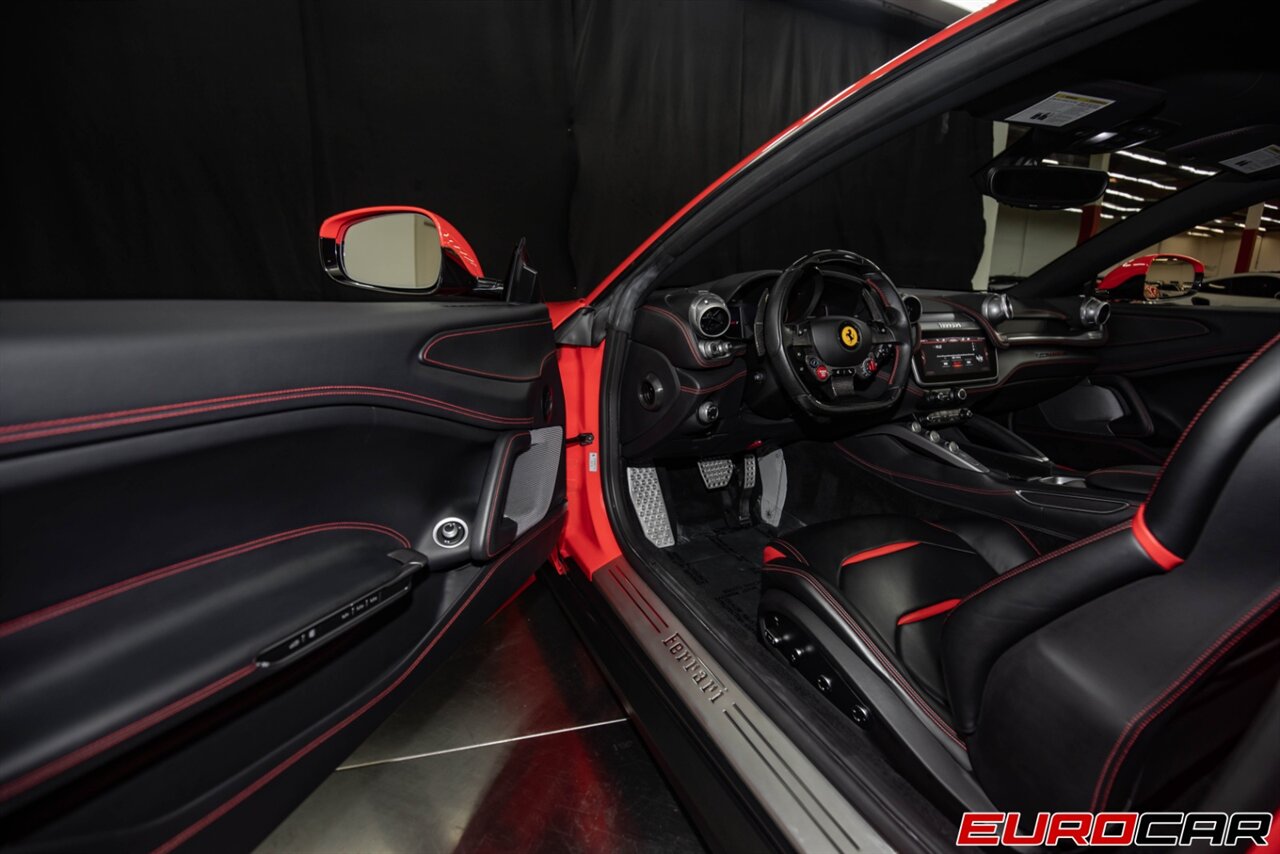 2019 Ferrari GTC4Lusso  *CARBON FIBER STEERING WHEEL * IMMACULATE CONDITION* - Photo 9 - Costa Mesa, CA 92626