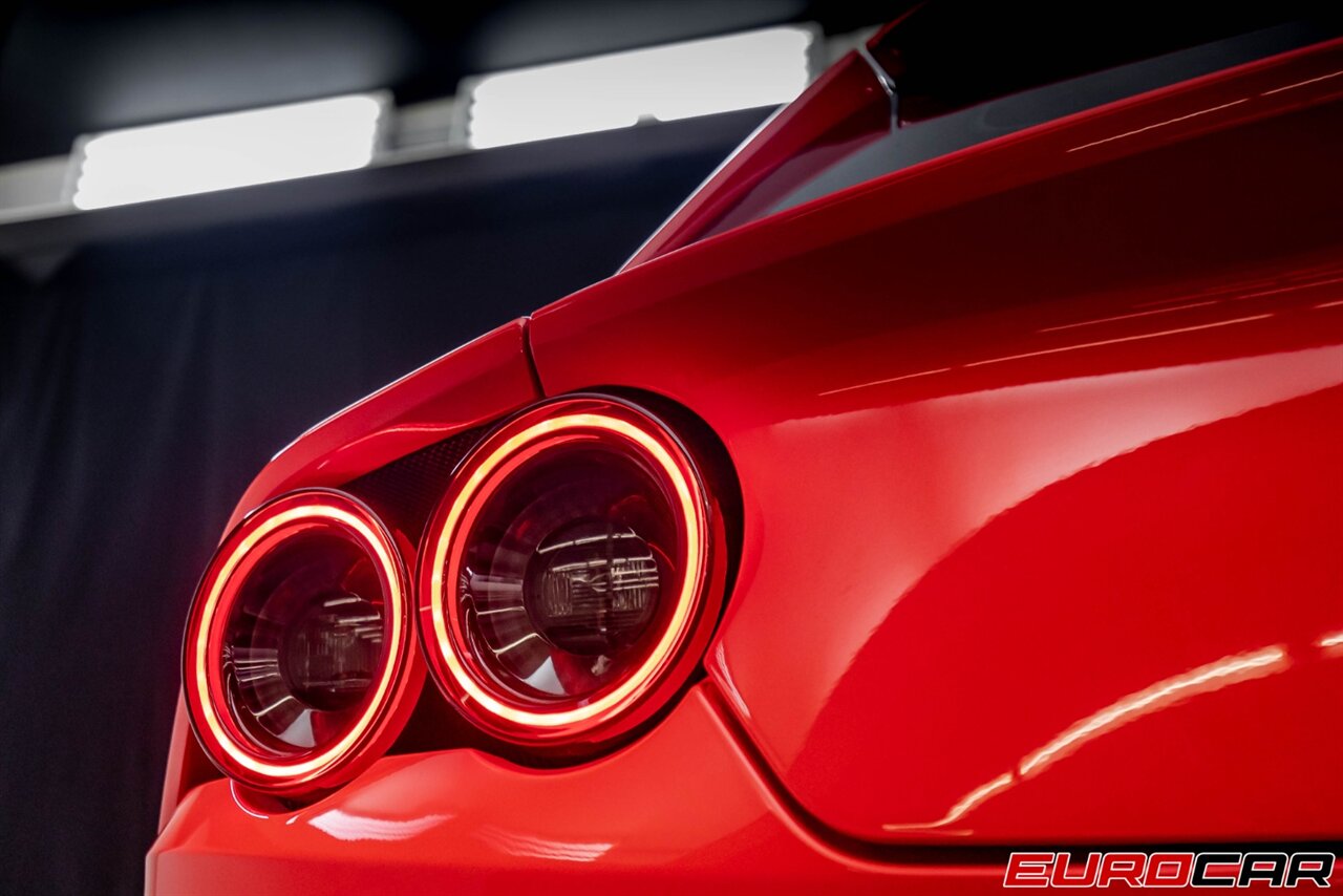 2019 Ferrari GTC4Lusso  *CARBON FIBER STEERING WHEEL * IMMACULATE CONDITION* - Photo 27 - Costa Mesa, CA 92626