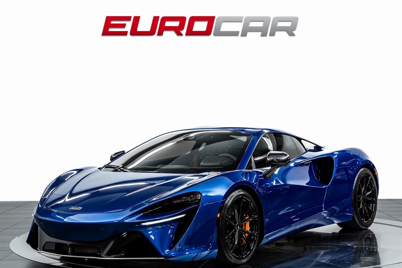 2023 McLaren Artura - Photo 1 - Costa Mesa, CA 92626