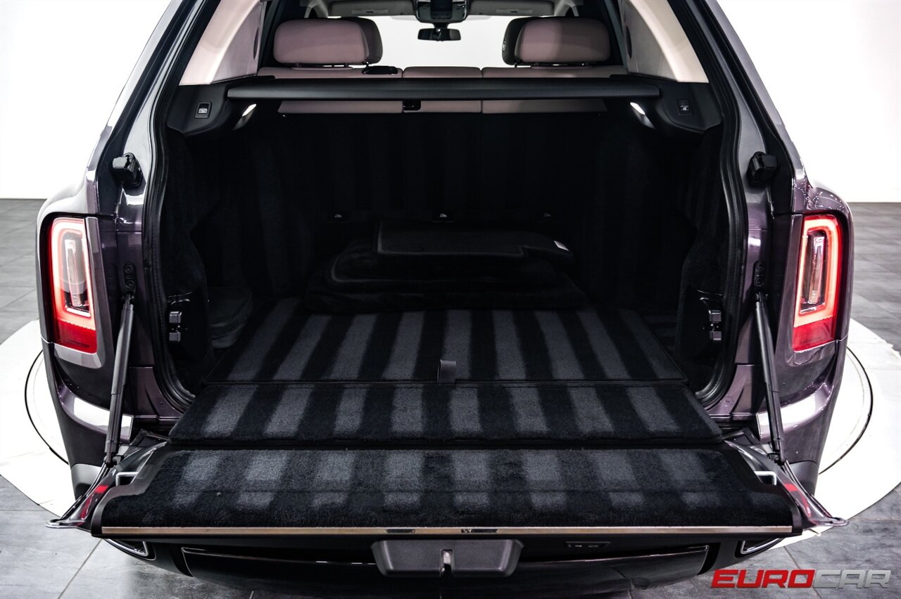 2023 Rolls-Royce Cullinan  *STARLIGHT HEADLINER *26 " WHEELS* - Photo 17 - Costa Mesa, CA 92626