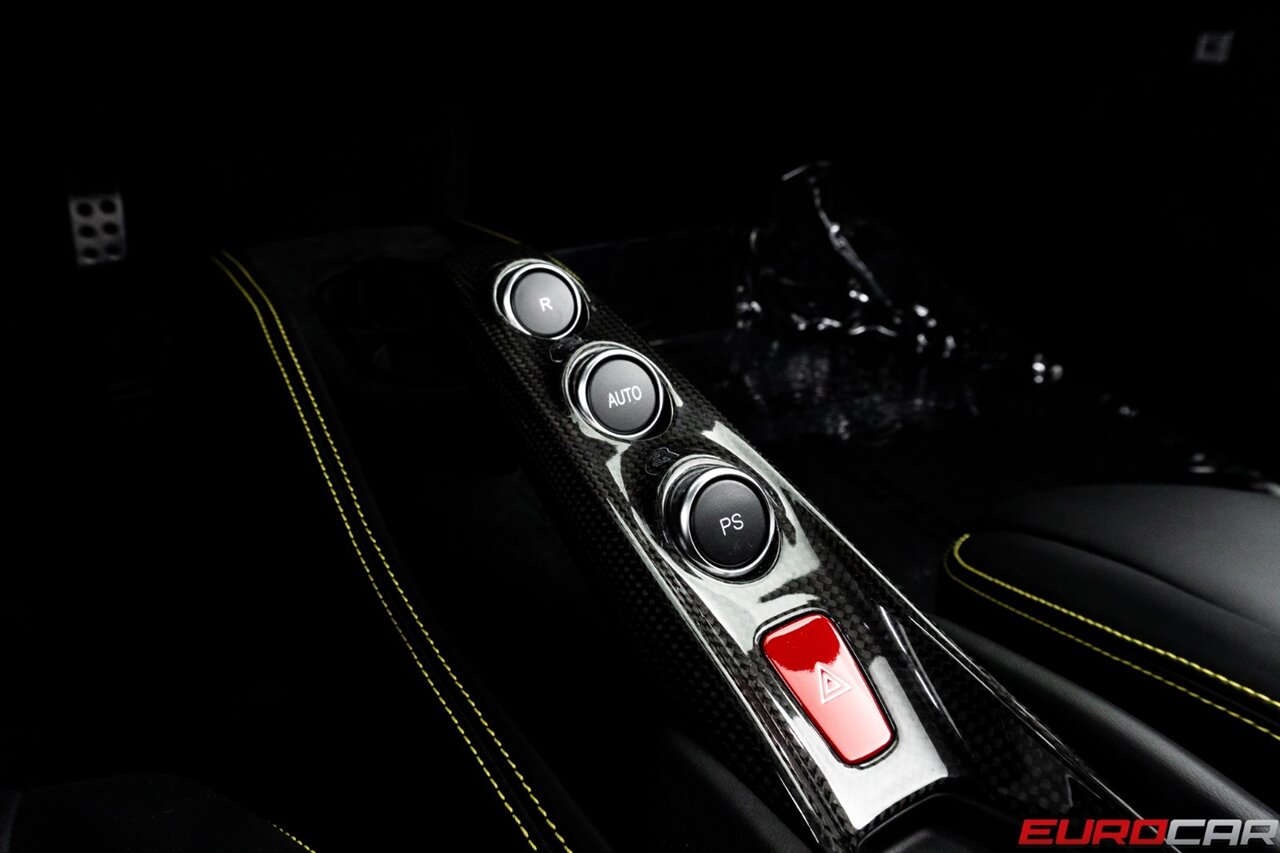 2022 Ferrari F8  *SUSPENSION LIFTER * HUGE CARBON FIBER OPTIONS* - Photo 29 - Costa Mesa, CA 92626