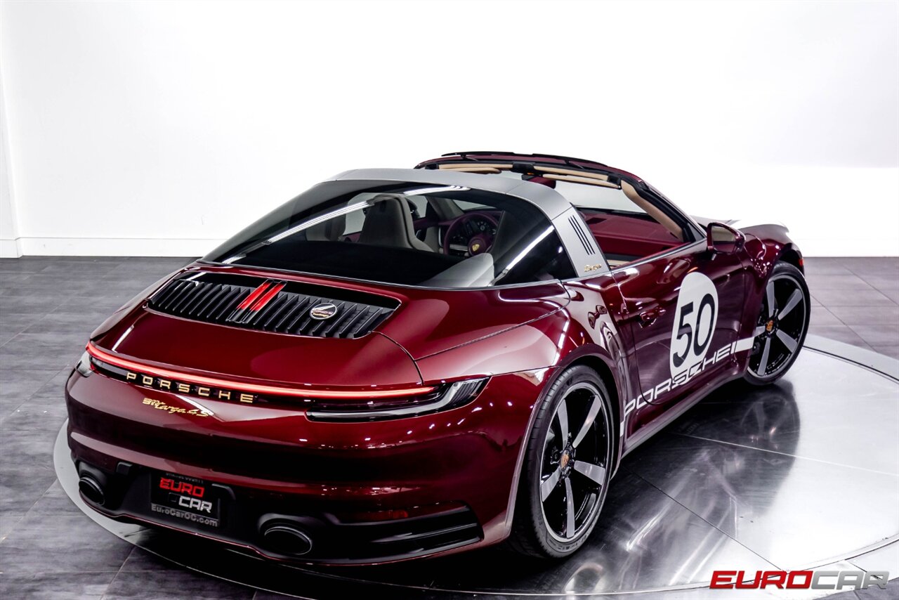 2021 Porsche 911 Targa 4S Heritage De  Edition *FRONT AXLE LIFT SYSTEM * SPORT EXAHUST * HUGE OPTION LIST* - Photo 29 - Costa Mesa, CA 92626