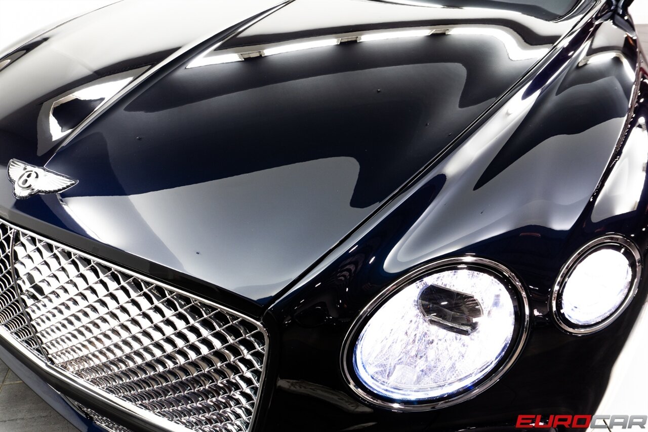 2022 Bentley Continental GT V8  *MULLINER SPEC * ROTATING DISPLAY * TWO-TONE INTERIOR* - Photo 9 - Costa Mesa, CA 92626