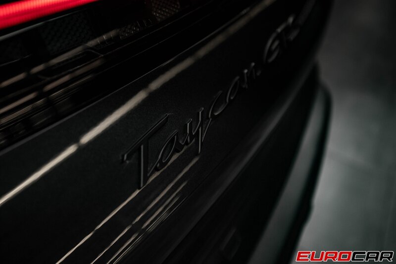 2022 Porsche Taycan GTS photo