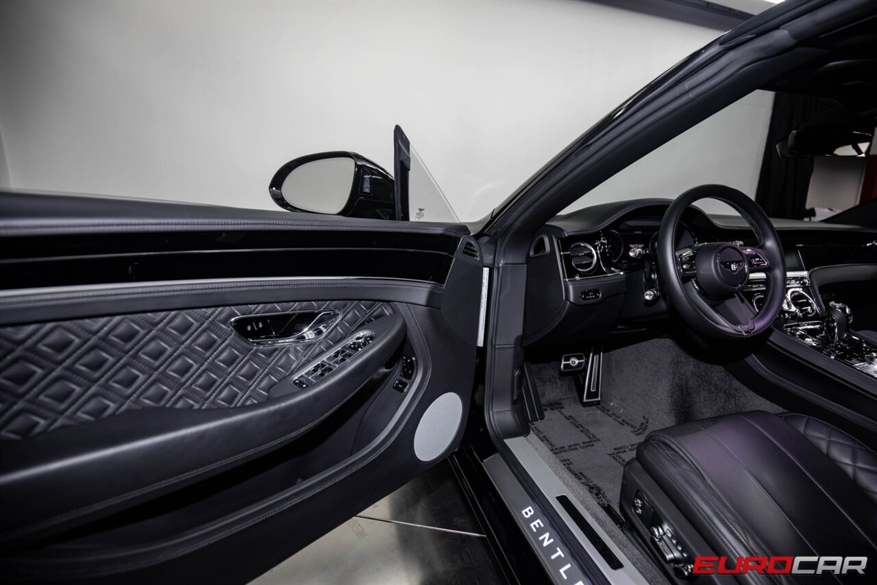 2022 Bentley Continental GT GT V8  *MULLINER DRIVING SPEC * BLACKLINE SPEC * FRONT SEAT COMFORT SPEC* - Photo 18 - Costa Mesa, CA 92626