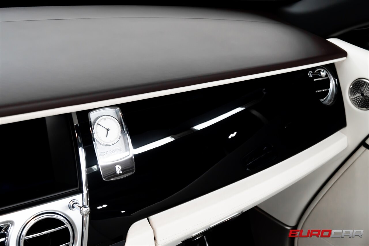 2020 Rolls-Royce Dawn  *ROLLS-ROYCE SIGNATURE PACKAGE * BESPOKE INTERIOR* - Photo 19 - Costa Mesa, CA 92626