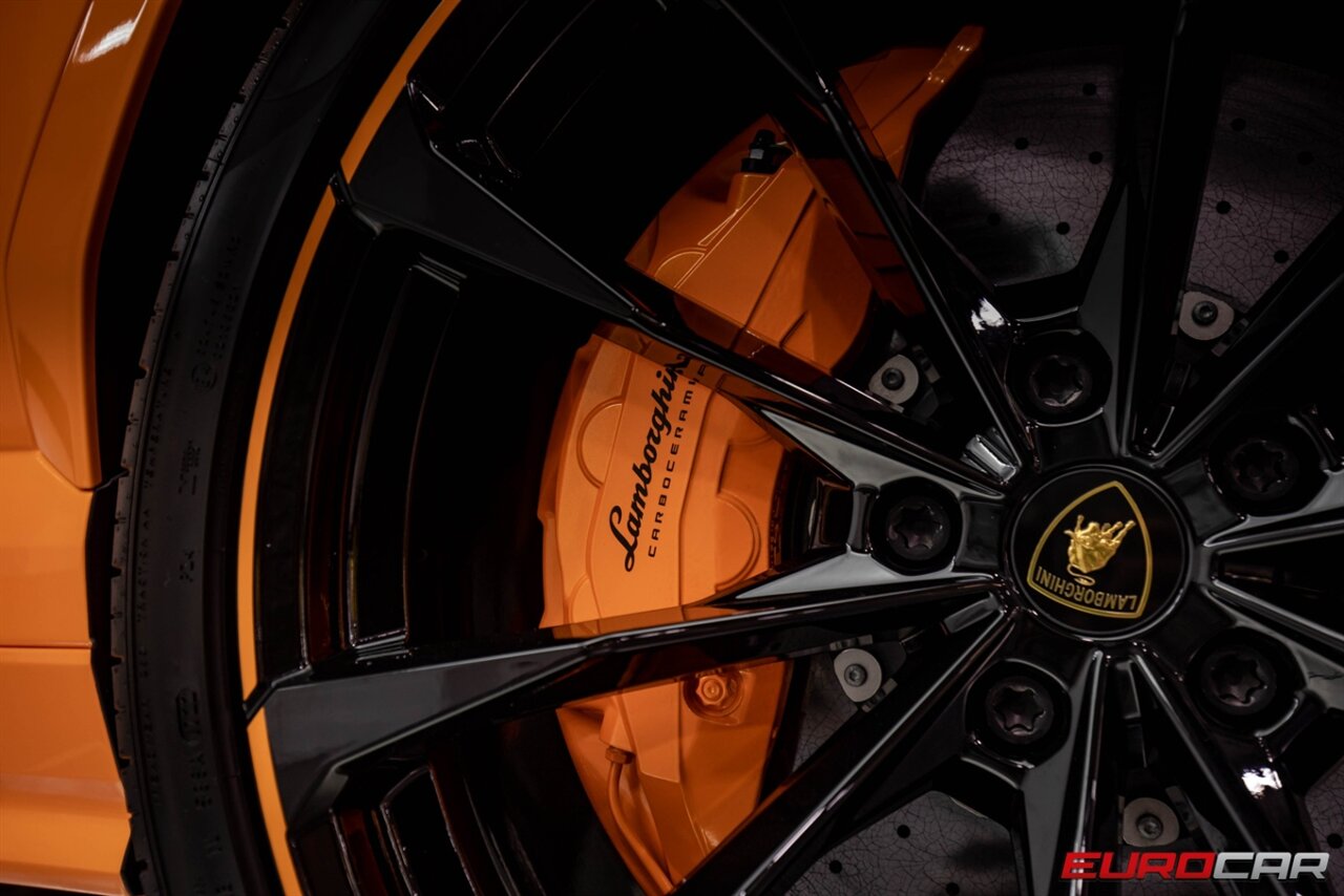 2022 Lamborghini Urus Pearl Capsule  *BIG INTERIOR CARBON FIBER PACKAGE * 23 " WHEELS * COMFORT SEAT PACKAGE* - Photo 27 - Costa Mesa, CA 92626