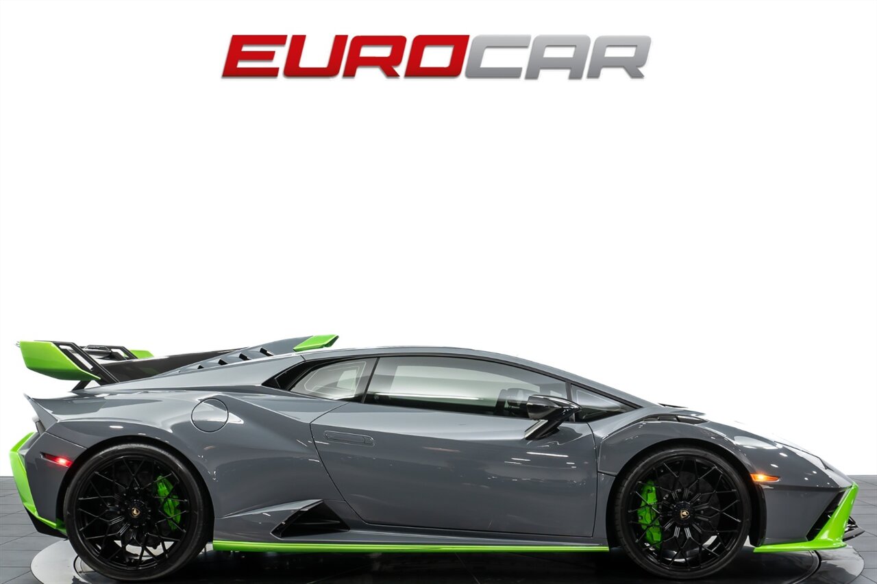 2023 Lamborghini Huracan STO  *CONTRAST EXTERIOR  * FRONT AXLE LIFT* - Photo 6 - Costa Mesa, CA 92626