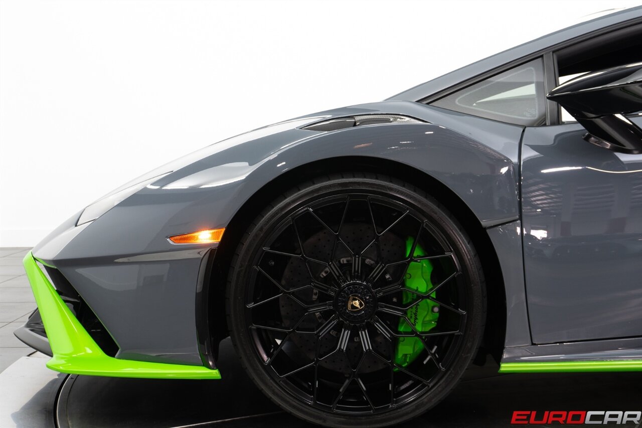 2023 Lamborghini Huracan STO  *CONTRAST EXTERIOR  * FRONT AXLE LIFT* - Photo 15 - Costa Mesa, CA 92626