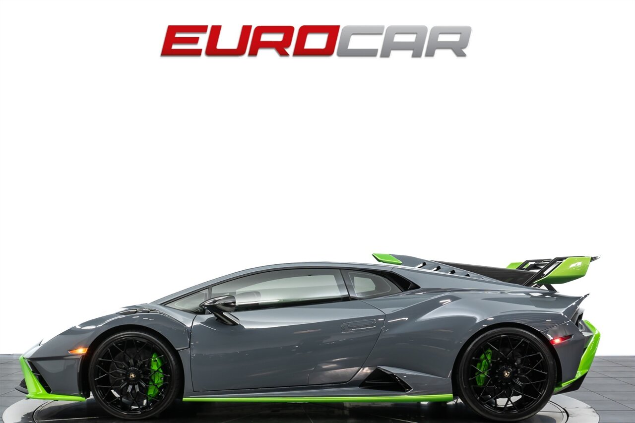 2023 Lamborghini Huracan STO  *CONTRAST EXTERIOR  * FRONT AXLE LIFT* - Photo 2 - Costa Mesa, CA 92626