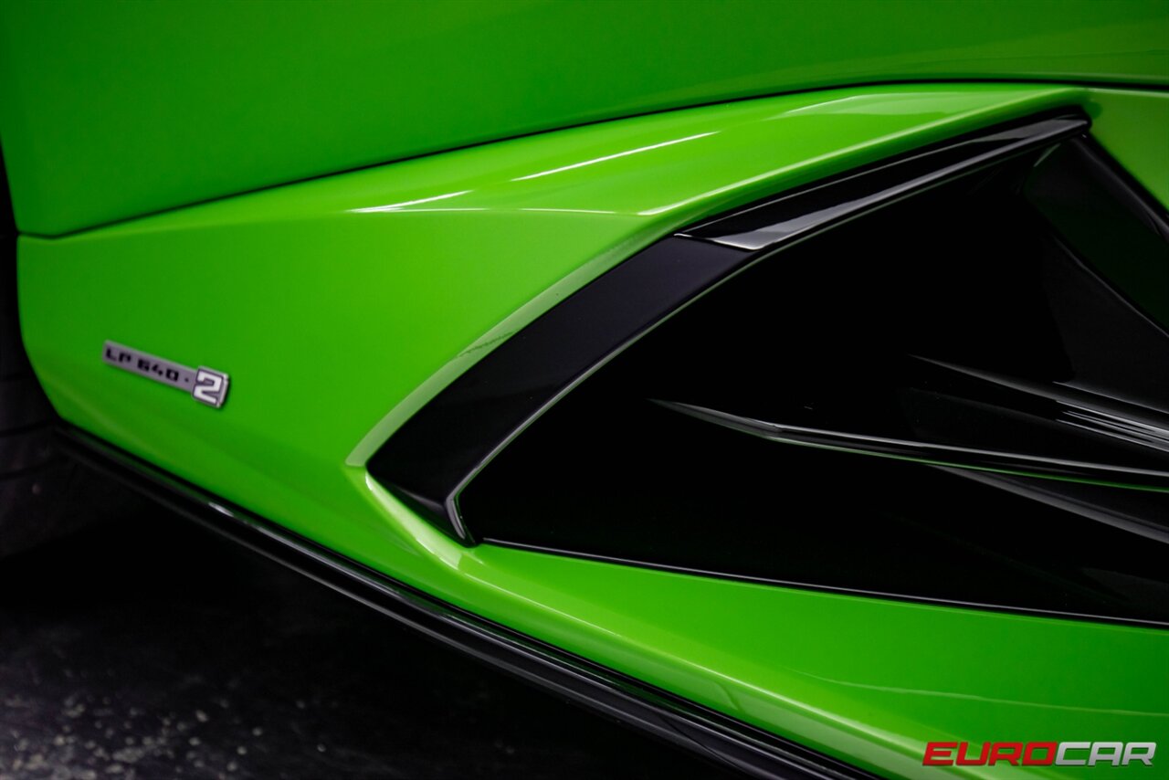 2023 Lamborghini Huracan Tecnica  *HIGH GLOSS STYLE PACKAGE * FRONT AXLE LIFT SYSTEM* - Photo 30 - Costa Mesa, CA 92626