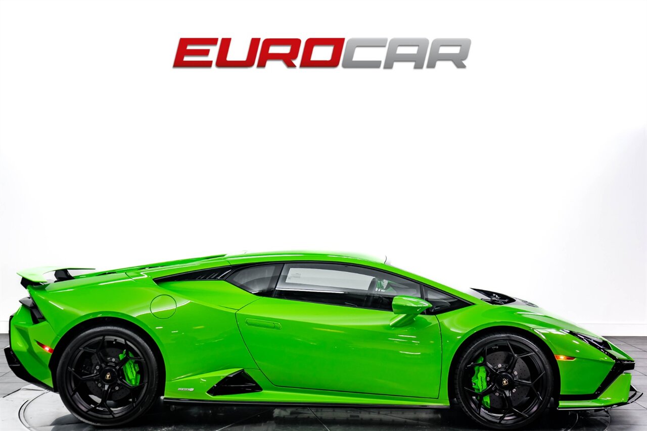 2023 Lamborghini Huracan Tecnica  *HIGH GLOSS STYLE PACKAGE * FRONT AXLE LIFT SYSTEM* - Photo 6 - Costa Mesa, CA 92626