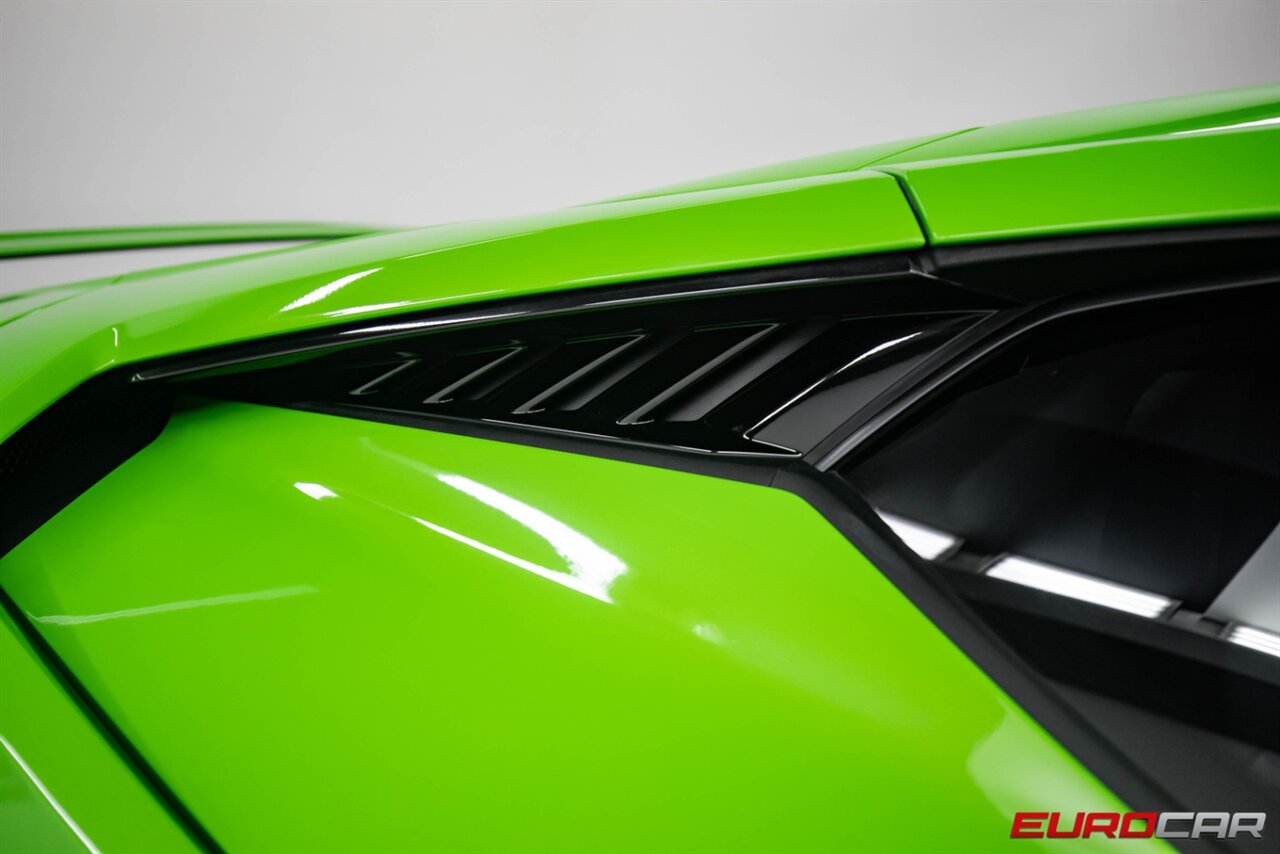 2023 Lamborghini Huracan Tecnica  *HIGH GLOSS STYLE PACKAGE * FRONT AXLE LIFT SYSTEM* - Photo 29 - Costa Mesa, CA 92626