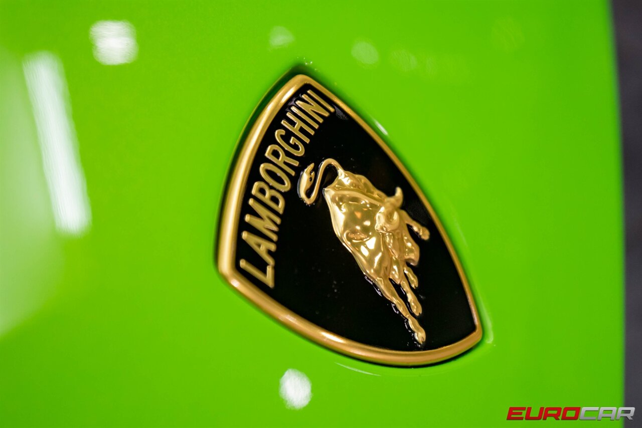 2023 Lamborghini Huracan Tecnica  *HIGH GLOSS STYLE PACKAGE * FRONT AXLE LIFT SYSTEM* - Photo 32 - Costa Mesa, CA 92626