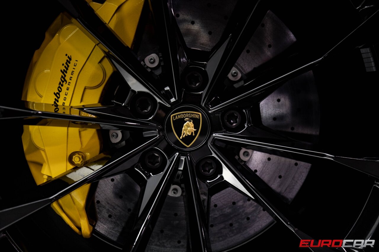2023 Lamborghini Urus S  *$13,000 FACTORY PEARL PAINT * 23 " BLACK WHEELS * BODY COLOR STYLE PACKAGE* - Photo 31 - Costa Mesa, CA 92626