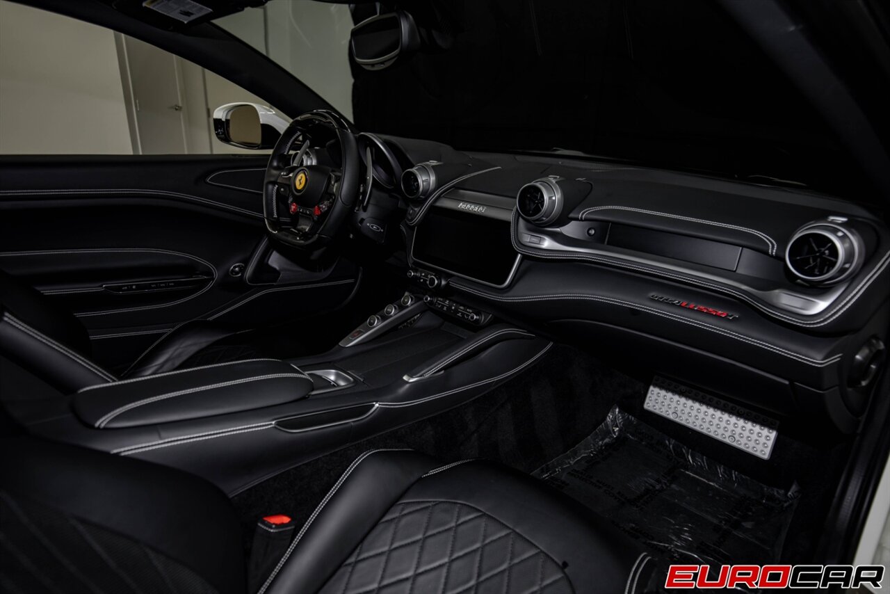 2018 Ferrari GTC4Lusso  *PASSENGER DISPLAY * CARBON STEERING WHEEL* - Photo 13 - Costa Mesa, CA 92626