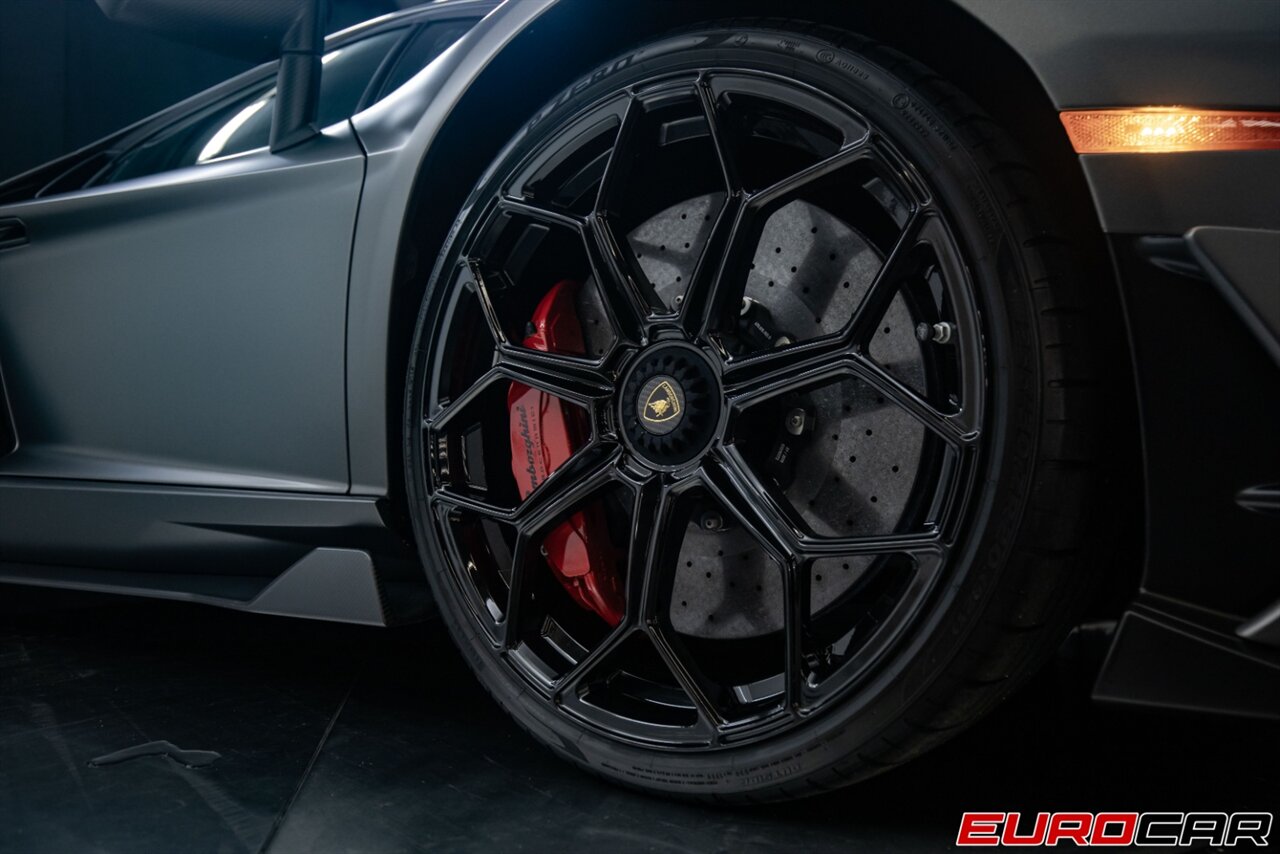 2020 Lamborghini Aventador LP 770-4 SVJ  * $25,200 Ad Personam Exterior * Huge Carbon Options* - Photo 29 - Costa Mesa, CA 92626