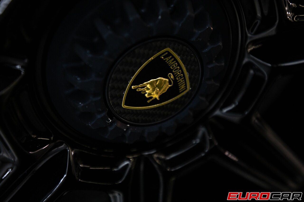 2020 Lamborghini Aventador LP 770-4 SVJ  * $25,200 Ad Personam Exterior * Huge Carbon Options* - Photo 28 - Costa Mesa, CA 92626