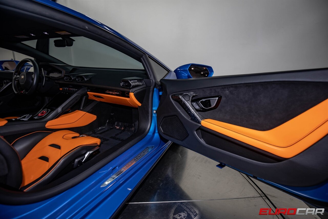 2020 Lamborghini Huracan EVO  *CARBON FIBER SEATS *  CARBON FIBER WING * FRONT AXLE LIFT SYSTEM* - Photo 12 - Costa Mesa, CA 92626