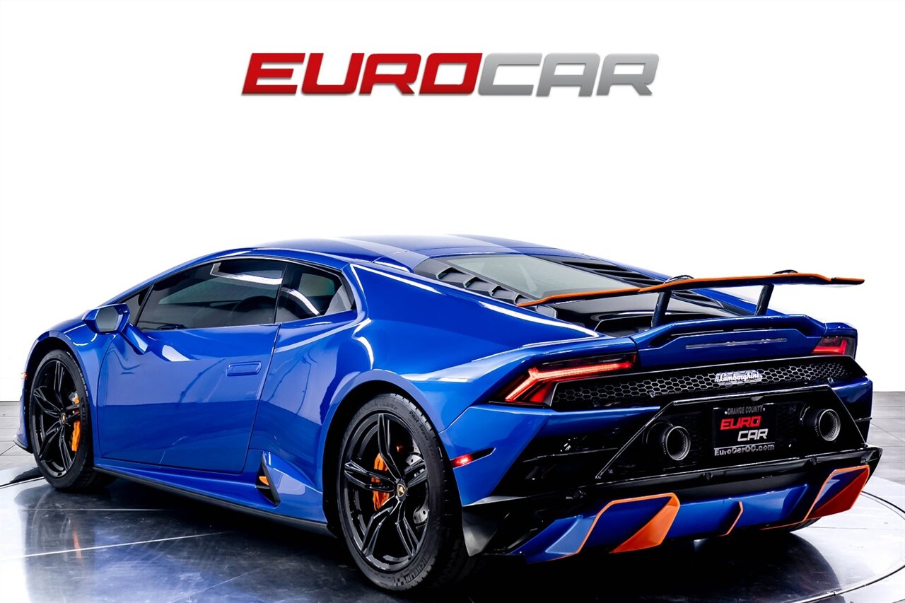 2020 Lamborghini Huracan EVO  *CARBON FIBER SEATS *  CARBON FIBER WING * FRONT AXLE LIFT SYSTEM* - Photo 3 - Costa Mesa, CA 92626