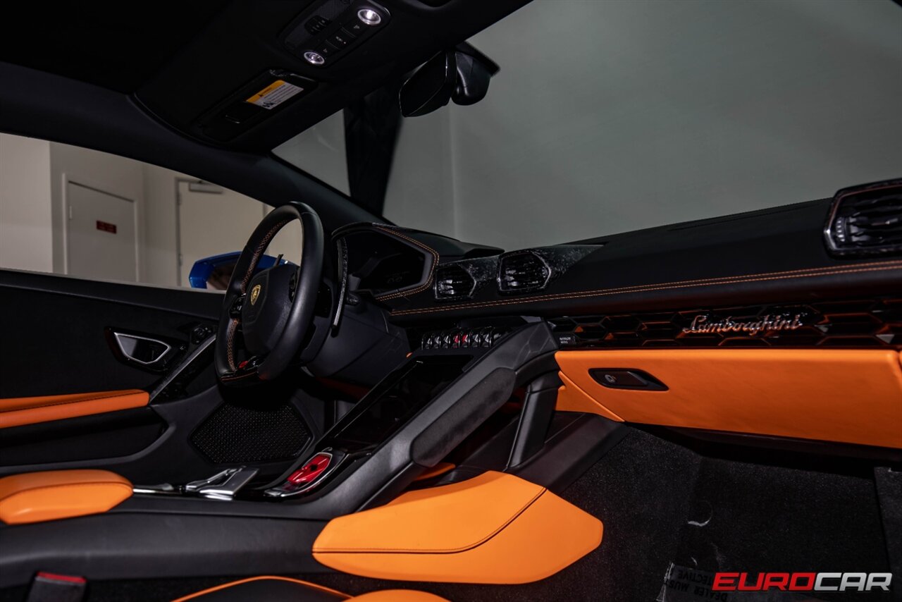 2020 Lamborghini Huracan EVO  *CARBON FIBER SEATS *  CARBON FIBER WING * FRONT AXLE LIFT SYSTEM* - Photo 13 - Costa Mesa, CA 92626