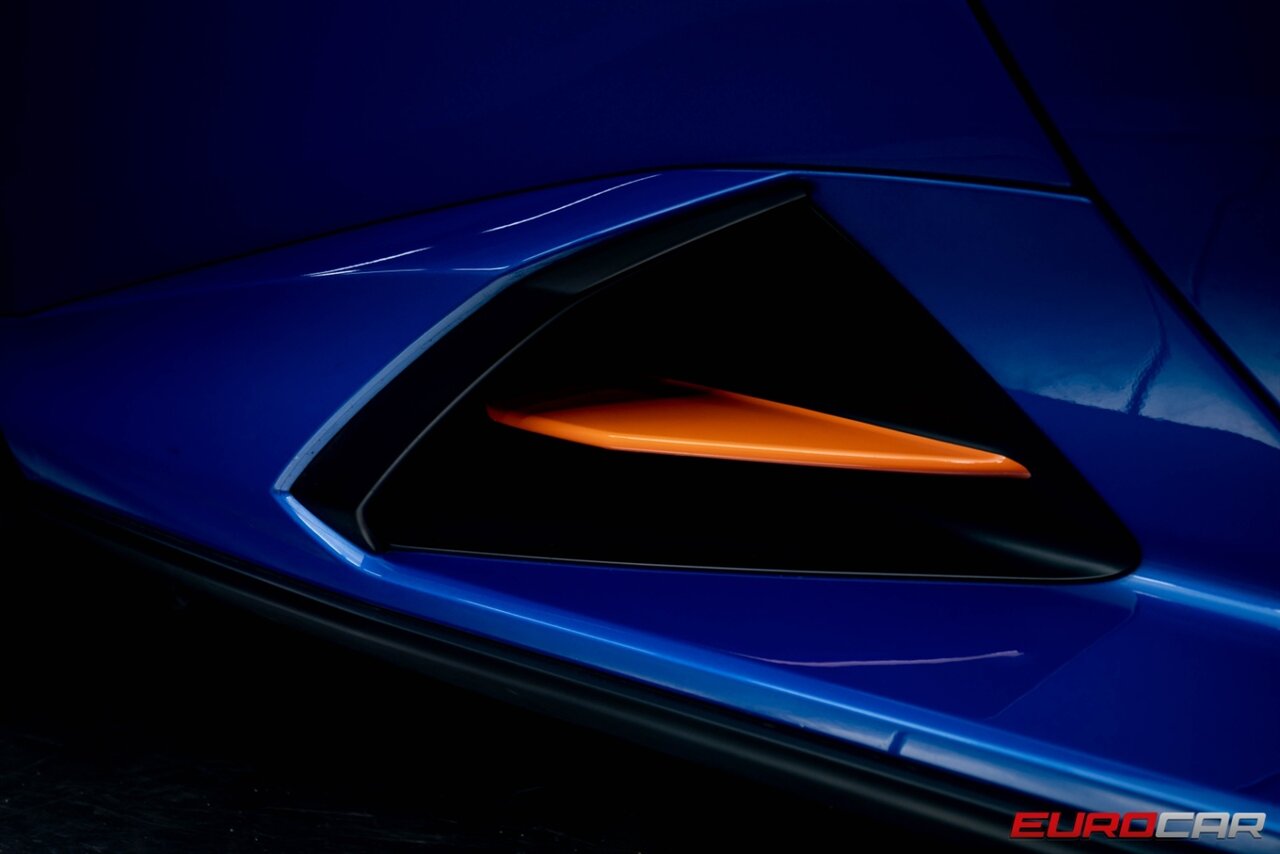 2020 Lamborghini Huracan EVO  *CARBON FIBER SEATS *  CARBON FIBER WING * FRONT AXLE LIFT SYSTEM* - Photo 23 - Costa Mesa, CA 92626