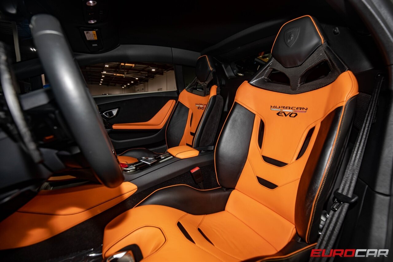 2020 Lamborghini Huracan EVO  *CARBON FIBER SEATS *  CARBON FIBER WING * FRONT AXLE LIFT SYSTEM* - Photo 11 - Costa Mesa, CA 92626
