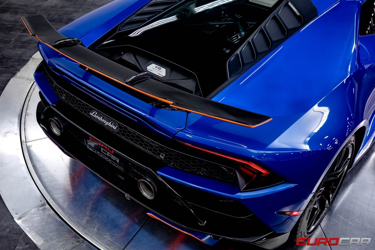 2020 Lamborghini Huracan EVO  *CARBON FIBER SEATS *  CARBON FIBER WING * FRONT AXLE LIFT SYSTEM* - Photo 20 - Costa Mesa, CA 92626