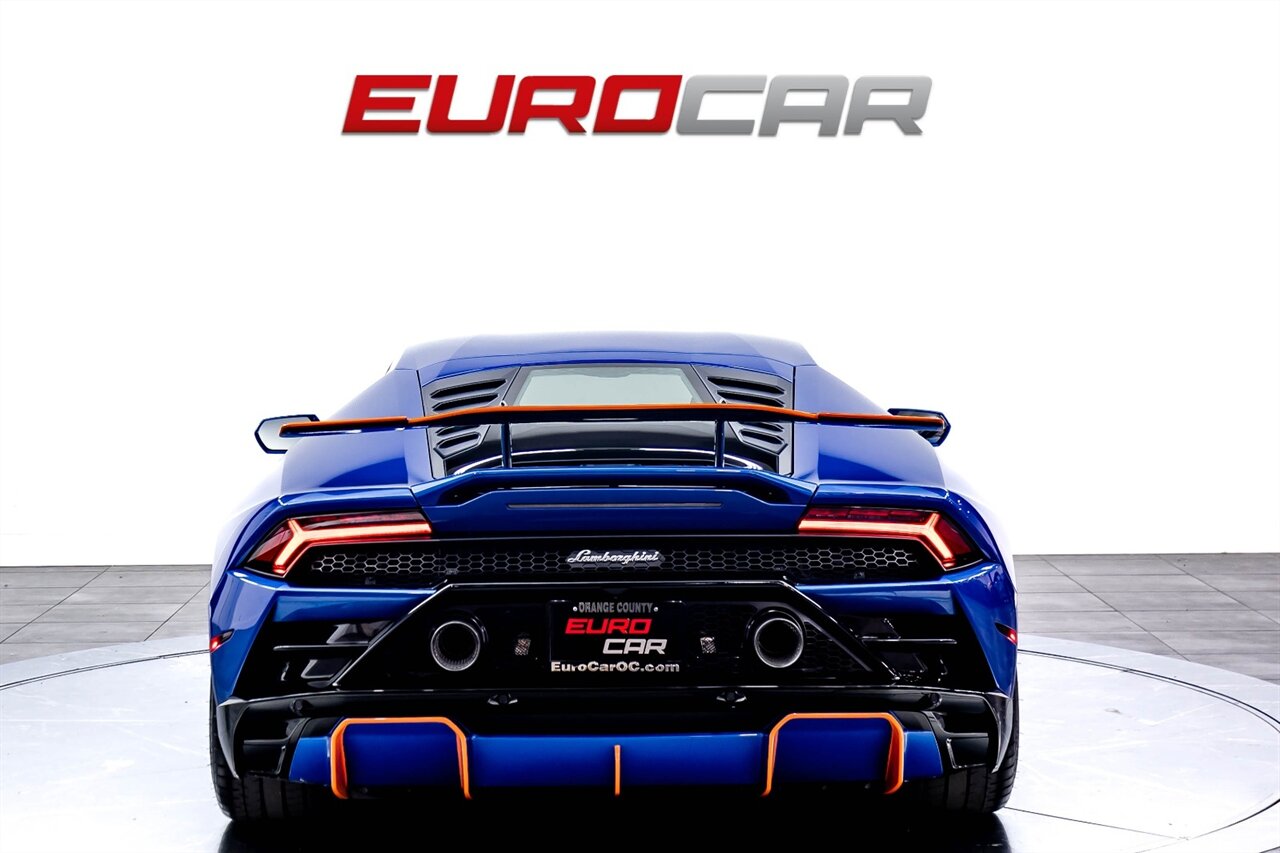 2020 Lamborghini Huracan EVO  *CARBON FIBER SEATS *  CARBON FIBER WING * FRONT AXLE LIFT SYSTEM* - Photo 4 - Costa Mesa, CA 92626