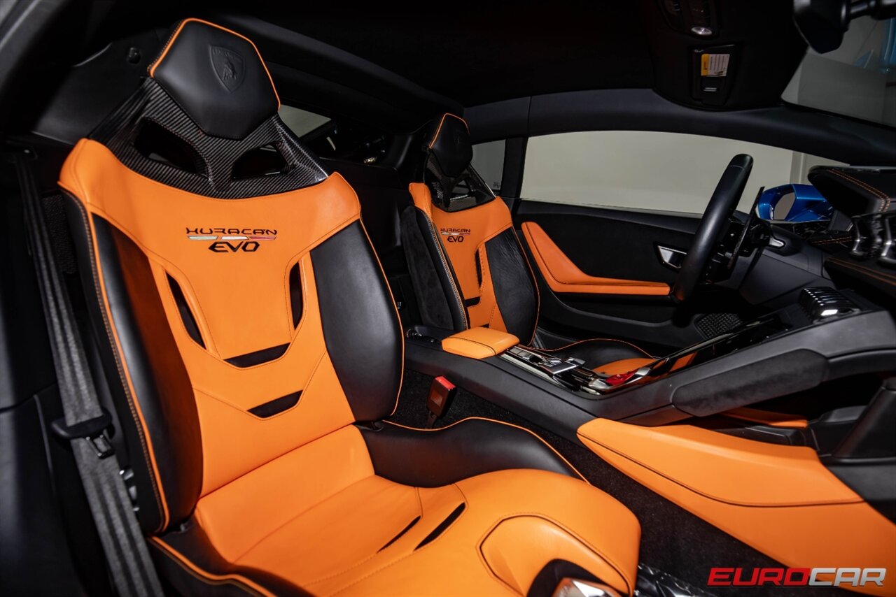 2020 Lamborghini Huracan EVO  *CARBON FIBER SEATS *  CARBON FIBER WING * FRONT AXLE LIFT SYSTEM* - Photo 14 - Costa Mesa, CA 92626