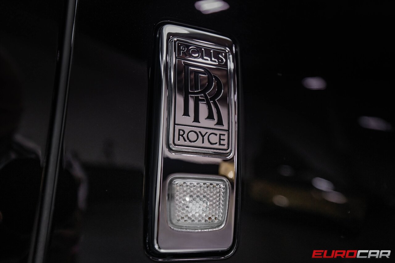 2019 Rolls-Royce Cullinan  *24 " GIOVANNA WHEELS * REAR ENTERTAINMENT* - Photo 30 - Costa Mesa, CA 92626