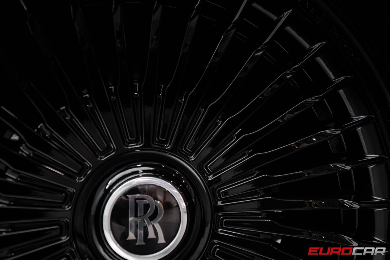 2019 Rolls-Royce Cullinan  *24 " GIOVANNA WHEELS * REAR ENTERTAINMENT* - Photo 34 - Costa Mesa, CA 92626