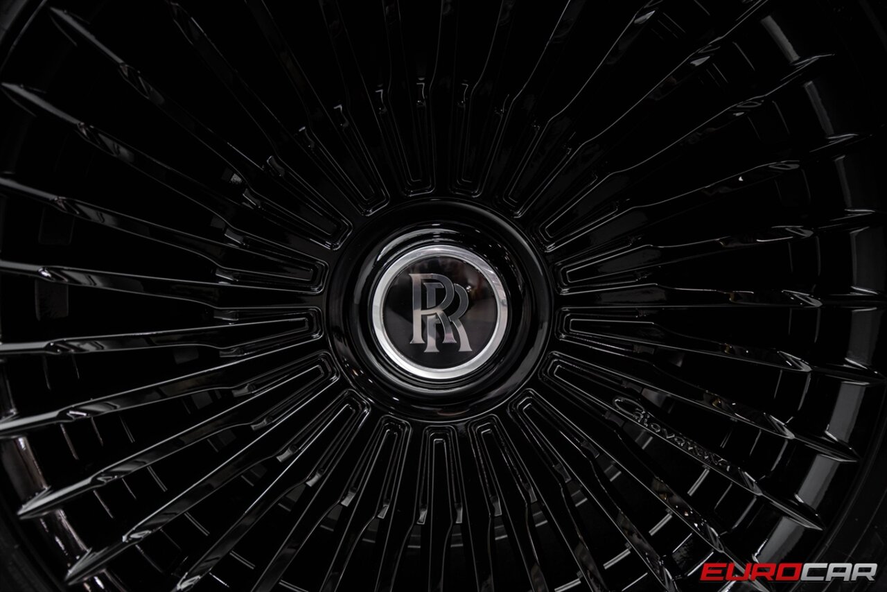 2019 Rolls-Royce Cullinan  *24 " GIOVANNA WHEELS * REAR ENTERTAINMENT* - Photo 33 - Costa Mesa, CA 92626