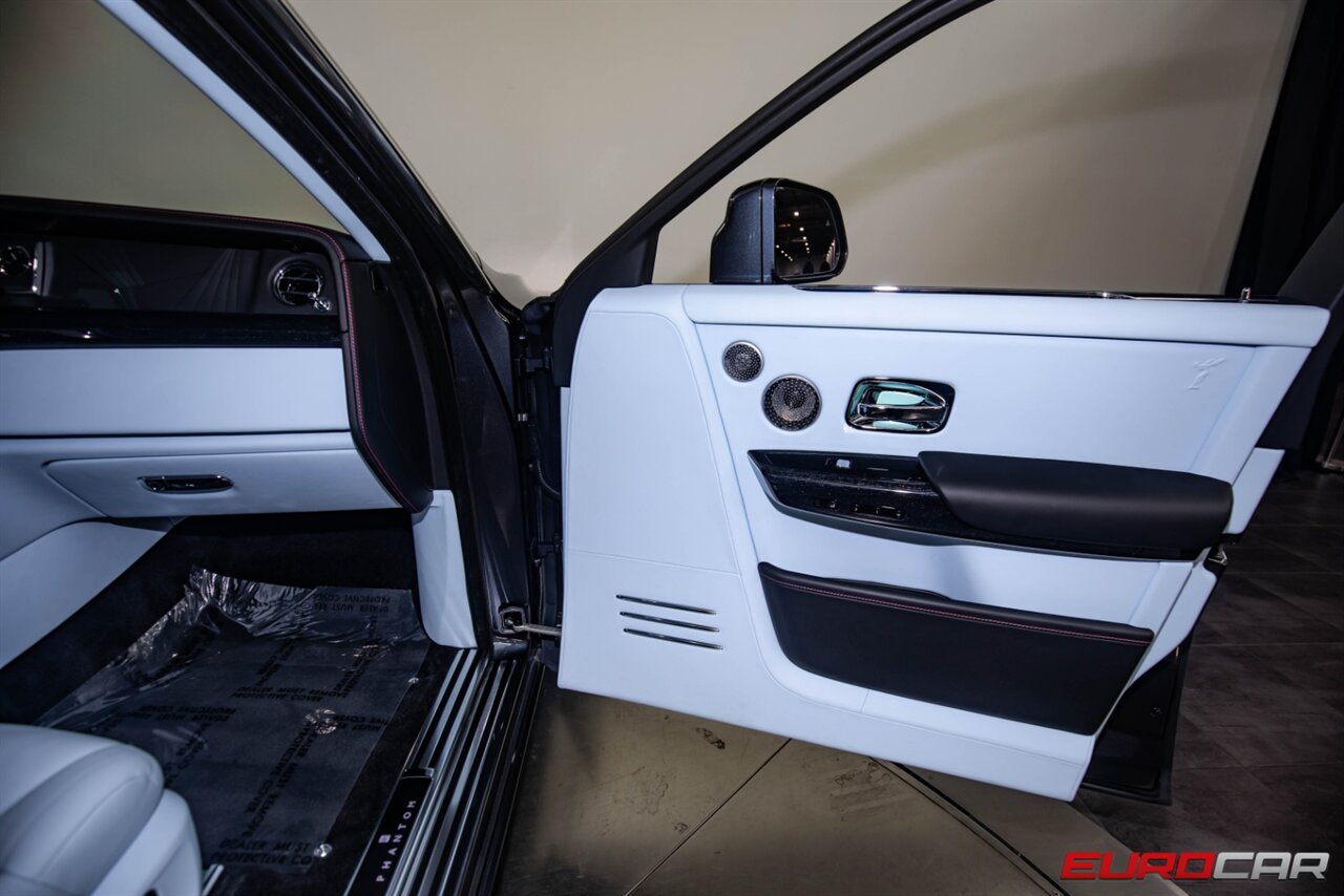 2023 Rolls-Royce Phantom  *IMMERSIVE REAR SEATING * REAR THEATER *$628,300.00 MSRP** - Photo 16 - Costa Mesa, CA 92626